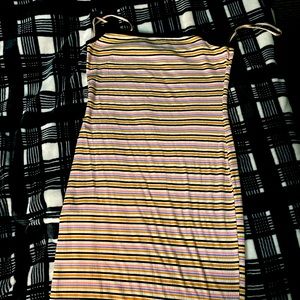 pretty , cute summer dress ! perfect for a summer day ! worn once !